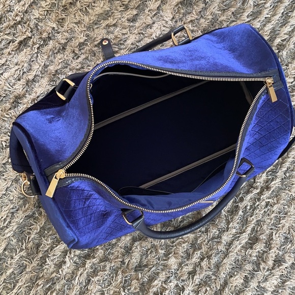 💙Large Luxury Weekend Duffle Bag💙 - Picture 10 of 11